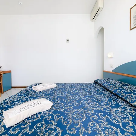 Golf Hotel
